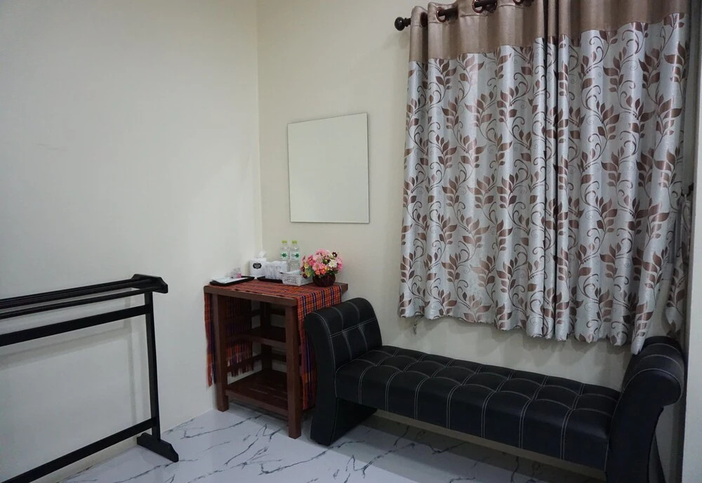 Reun Pon Aek Hotel