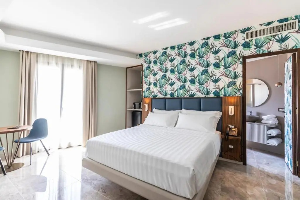 SOLMARIS TROPEA City Center - Rooms & Suites - Private Parking