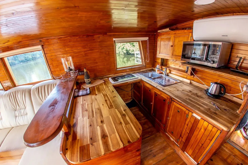 Prague Bay Houseboats