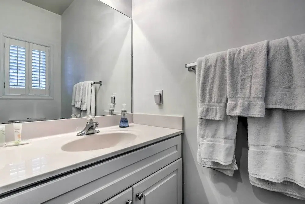 2 Mi to Ocean: Rehoboth Beach Townhome w/ Grill
