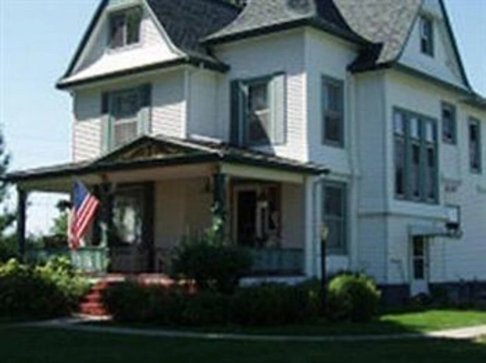Victorian Lace Bed & Breakfast