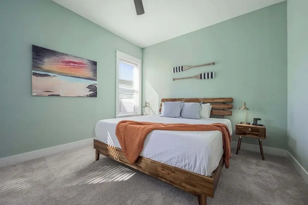 Beach to Bay 3BR Retreat - Cowboy Pool & Golf Cart