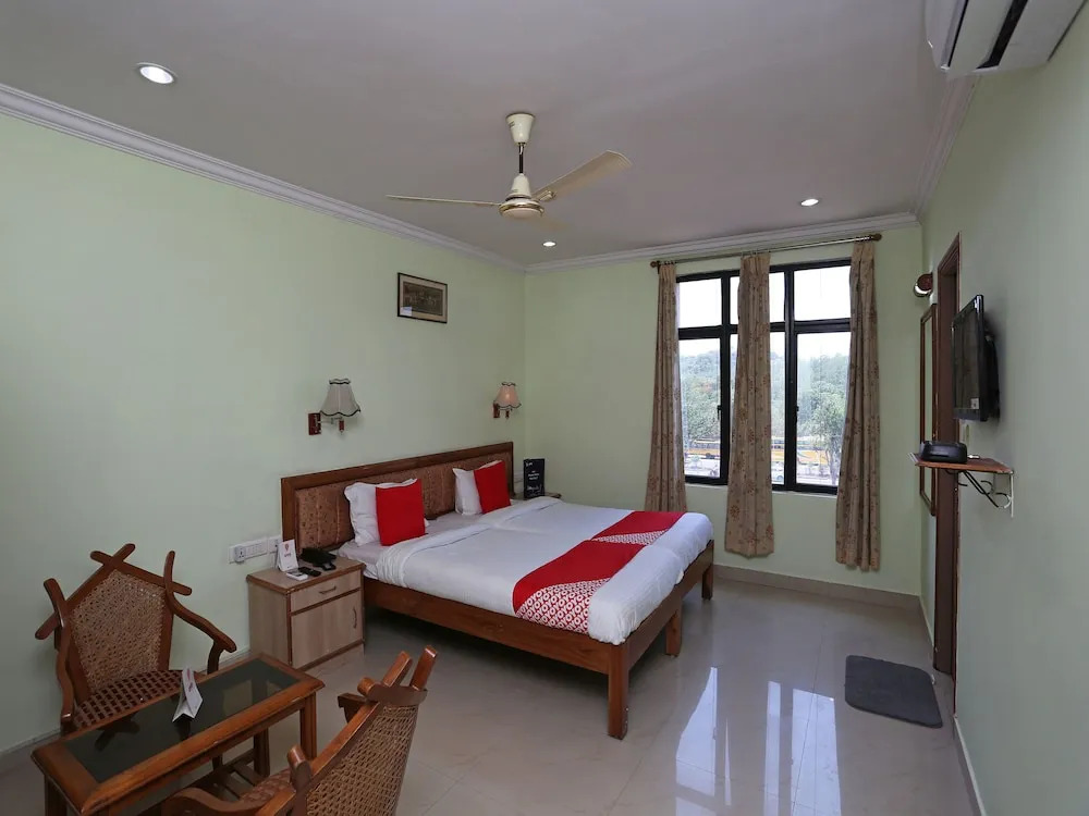 Treebo Y Hotels Elite, Khandagiri