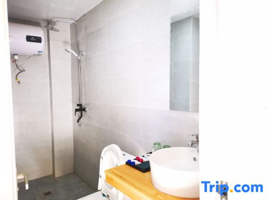 Daocheng Yunqi Mountain House Inn