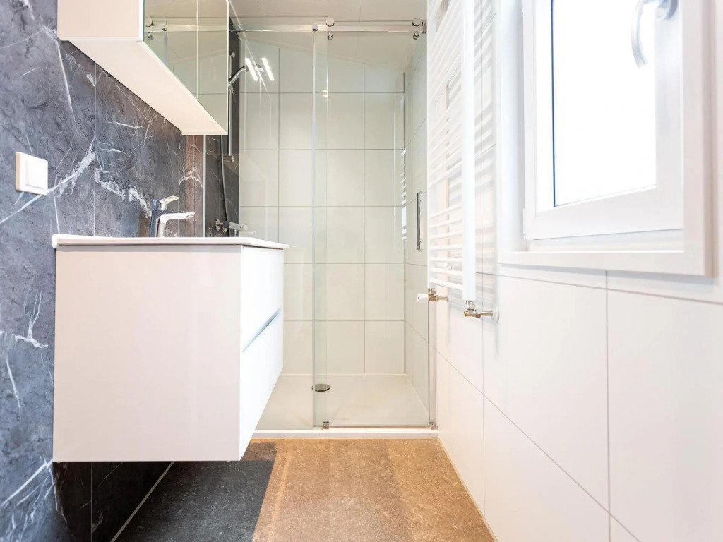 Modern chalet with hot tub, in a holiday park on the beautiful Veluwe