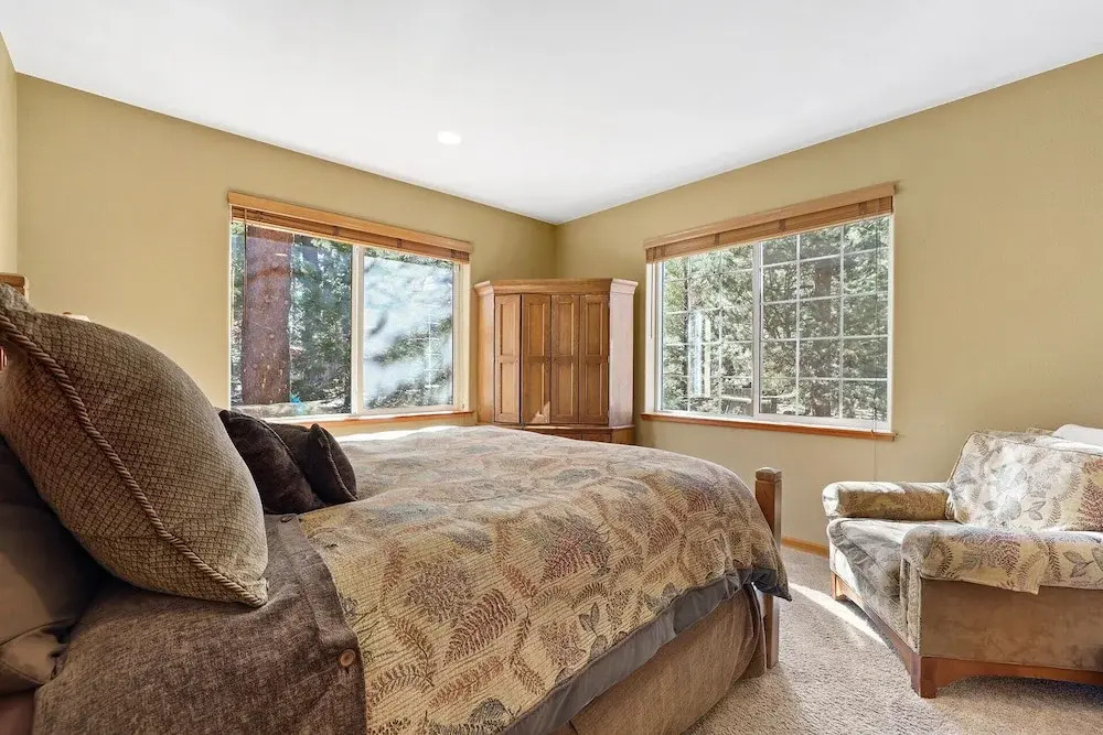 Fully Remodeled Tahoe Retreat with Game Room and Hot Tub