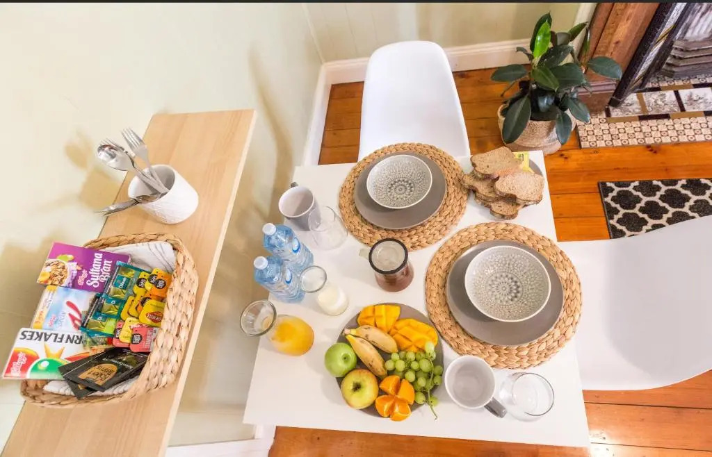 99 Kirkland Bed & Breakfast