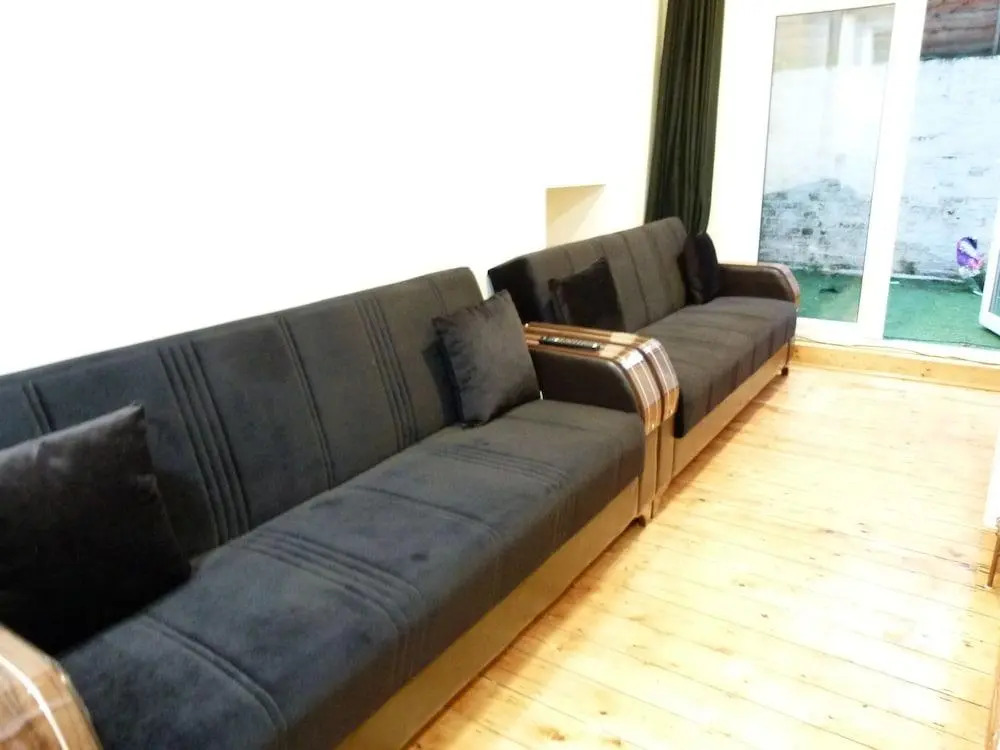 SS Property Hub - Family Apartment Kensington