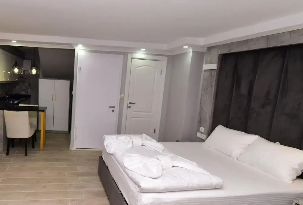 Hotel By Sofia