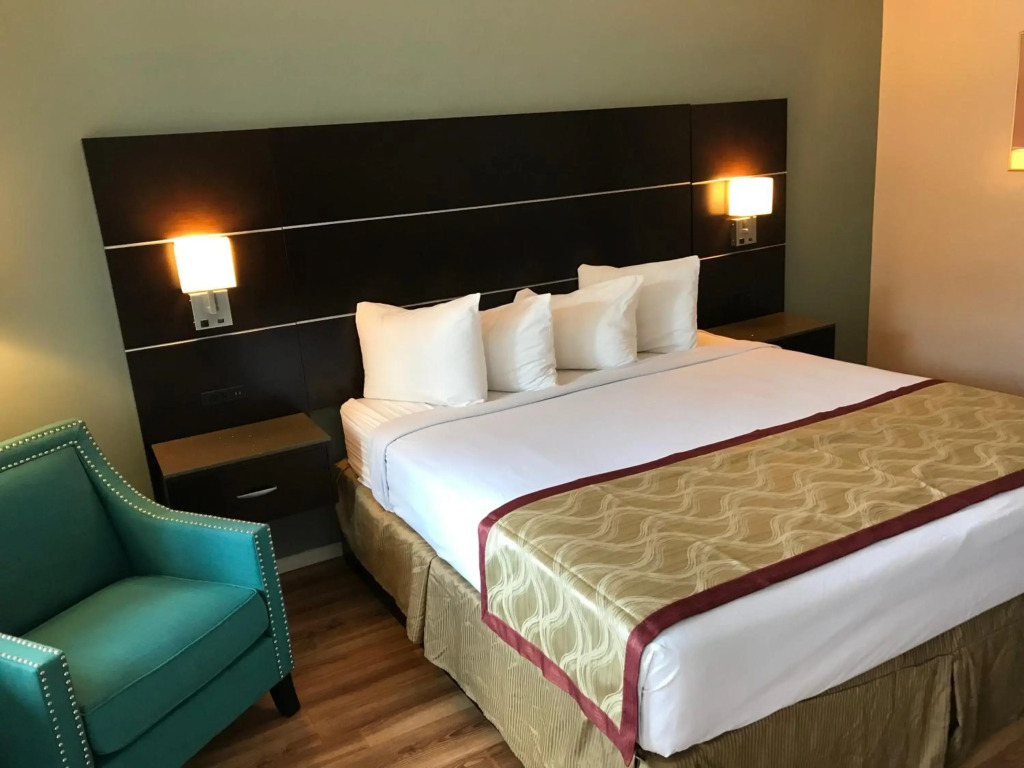 Olive Tree Inn & Suites, a Howard Johnson by Wyndham