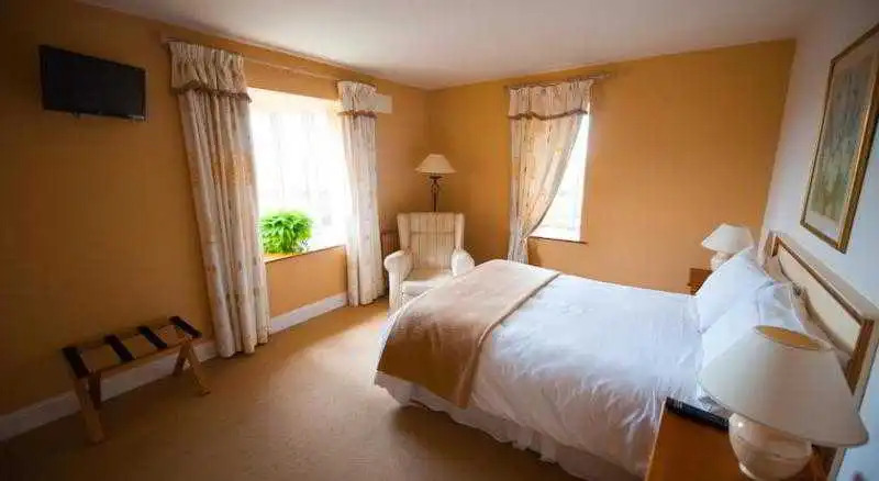 Shandrum Lodge