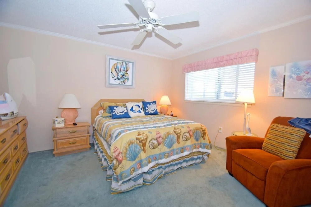 Harbour Island 406k 2 Bedroom Condo by RedAwning