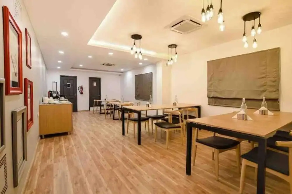 UPAR Hotels Nungambakkam Nearby US Consulate Apollo hospital Sankara Nethralaya