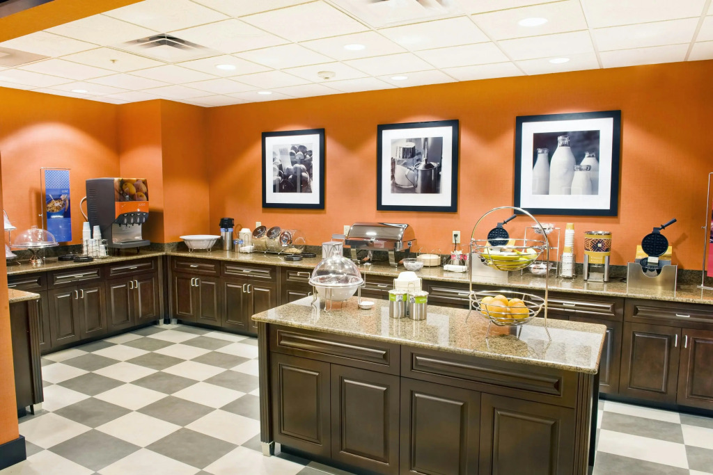 Hampton Inn Evansville Airport