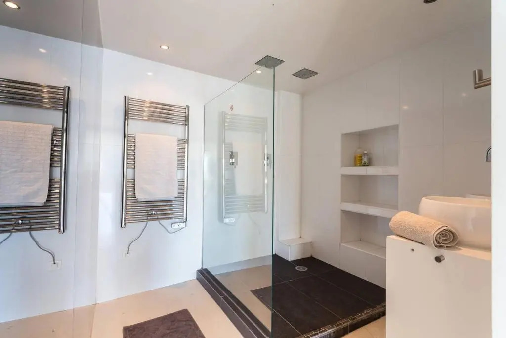Ross 5- F2, Lumineux, Balcon, Loft, Clim, Vieux-Nice