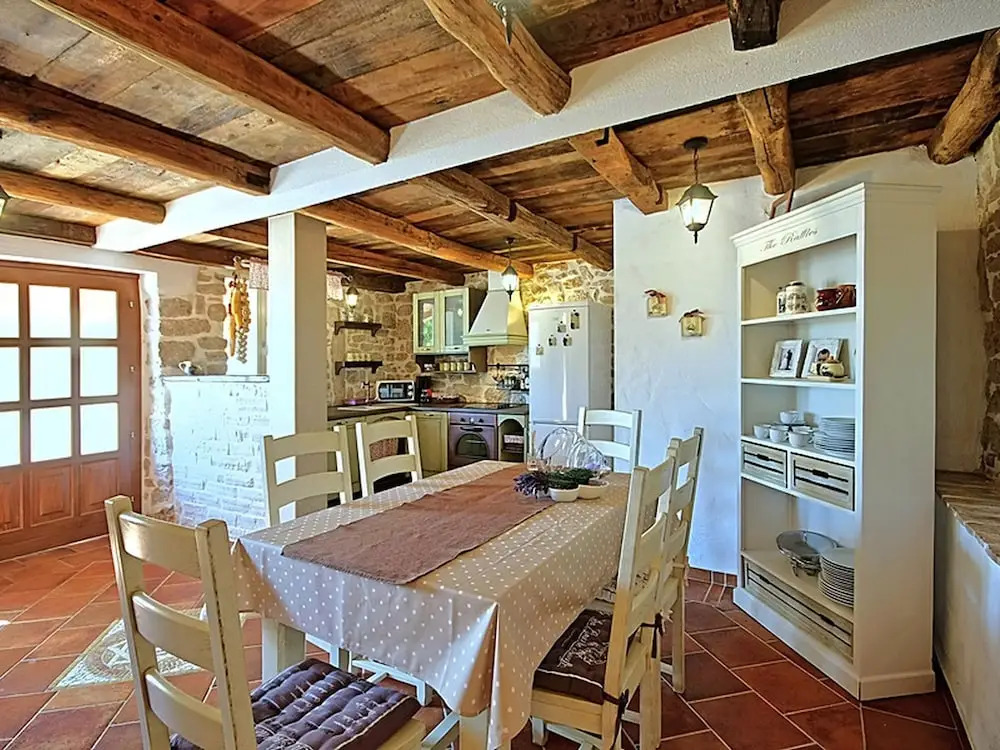 Rustic Villa in Dracevac With Outdoor Pool