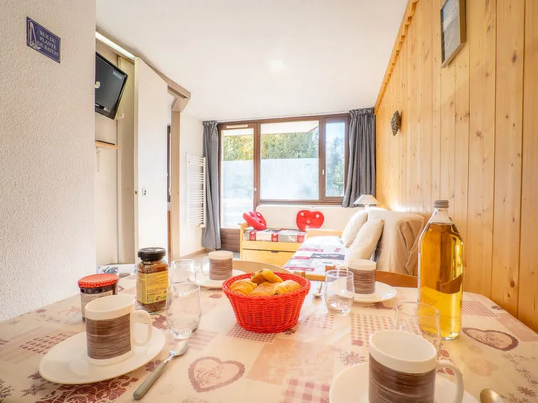 Apartment Boëdette 213 A by Interhome