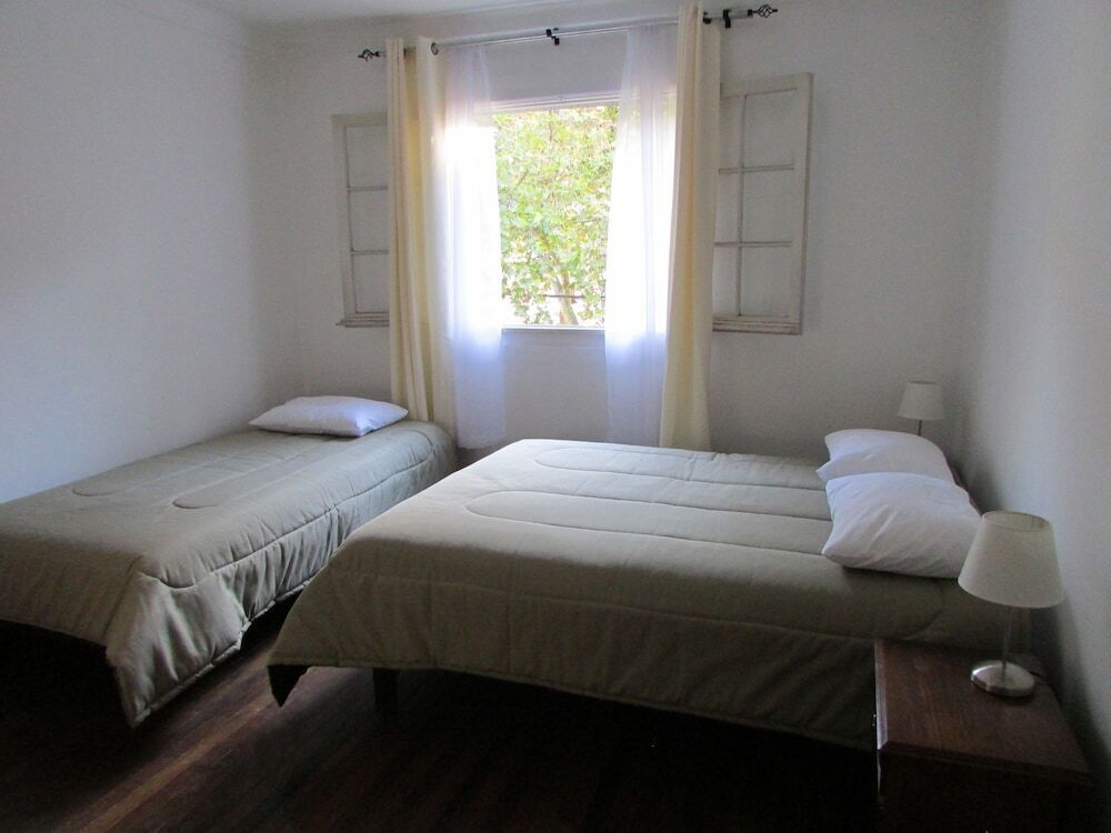 Hostal Romandia-33.44279