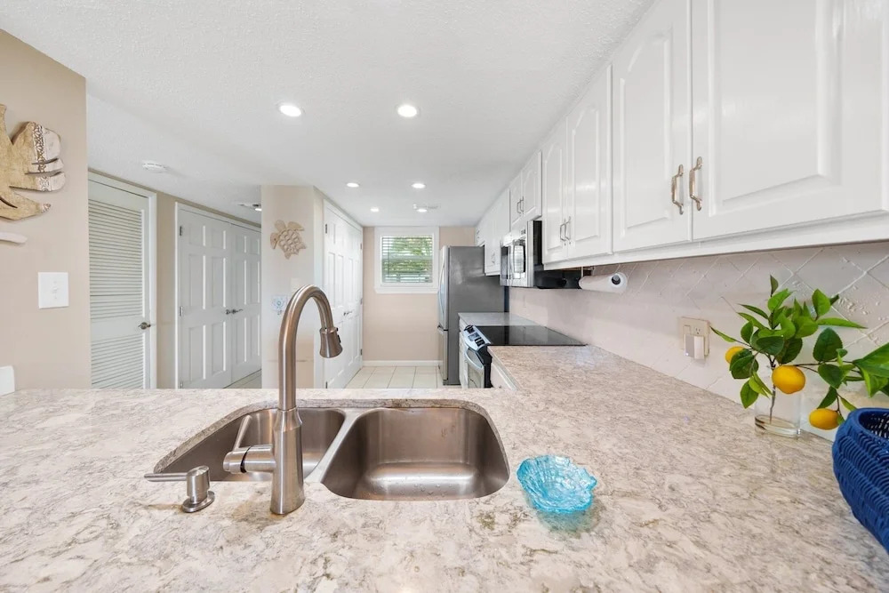 Sol And Sea 2 Bedroom Townhouse by RedAwning