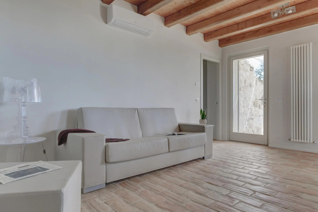 2Balsl   Montefreddo - Large Two Bedroom Split Level