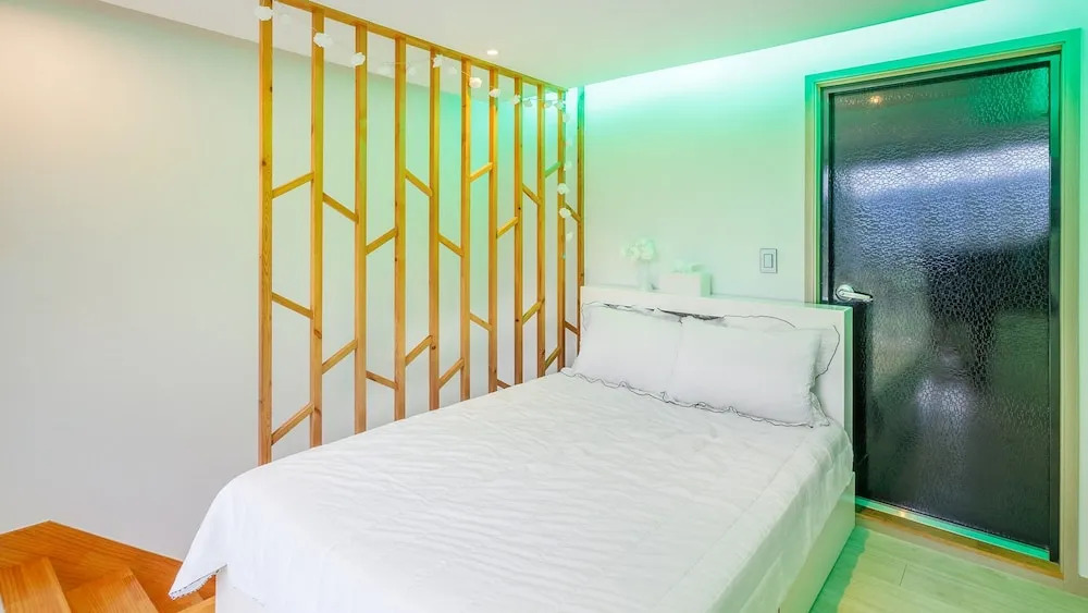 Gapyeong Gamseong216 Poolvilla Pension