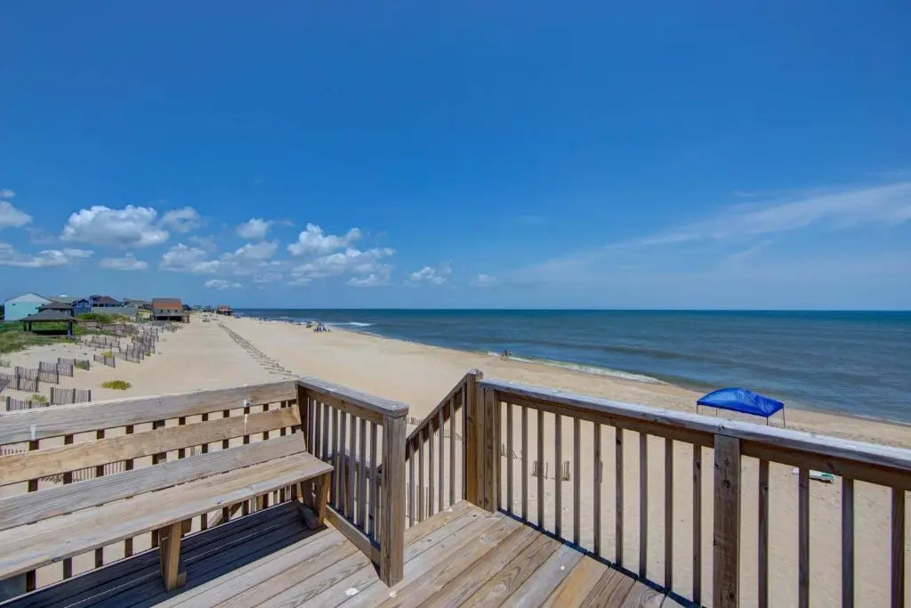 7144 - Dolphin Lookout