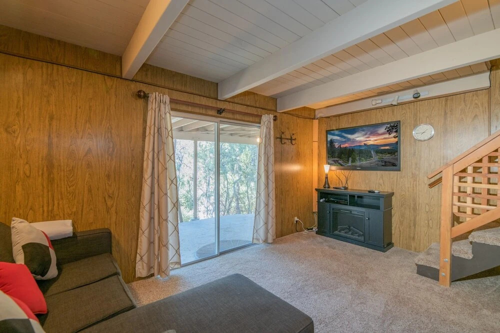 Lazy Bear Lodge - 3br/2ba/relaxing Forest Views/smart Tv/wifi/fenced Yard 3 Bedroom Home