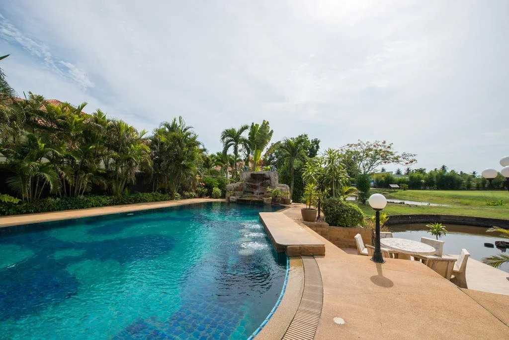 Lake View Villa