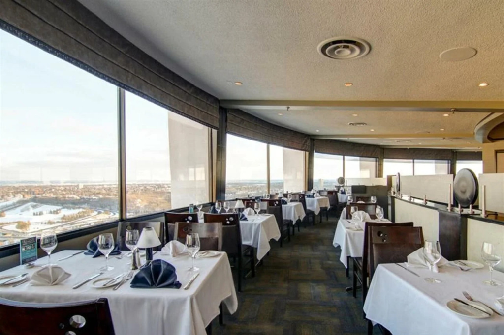 Chateau Lacombe Hotel