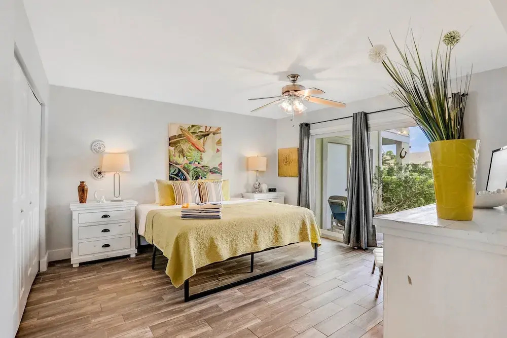 Ground-floor Condo Next to the Tennis Courts With 2 Pools, Sauna, Beach Access