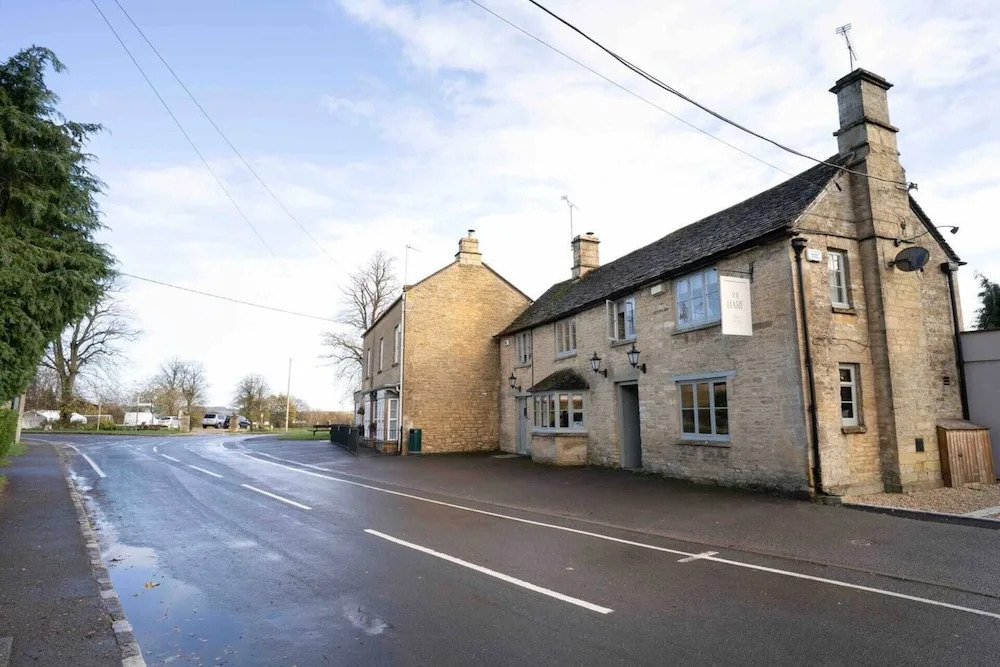Impeccable 2-bed Apartment in Chipping Norton