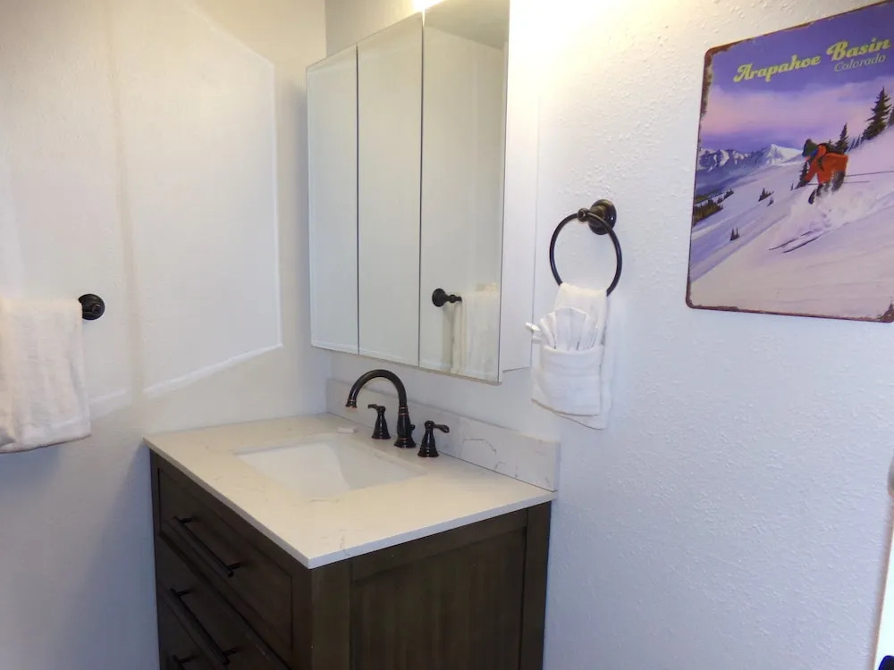 Wild Irishman 2 bed 2 bath Sleeps 9 WIBH