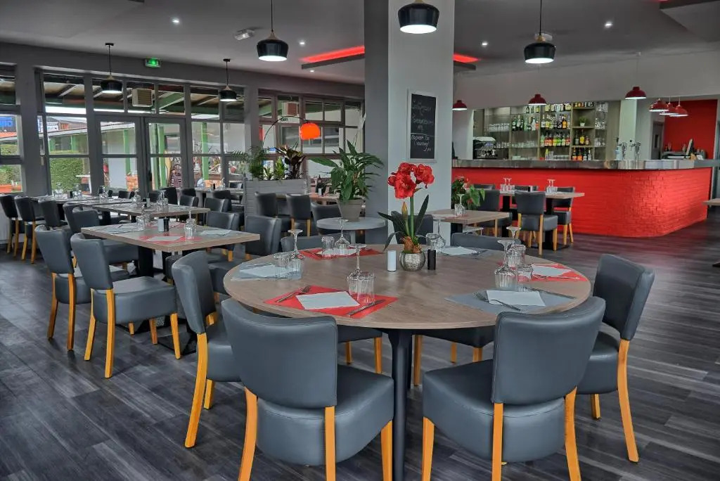 Hotel Restaurant Les Jardins DEpône