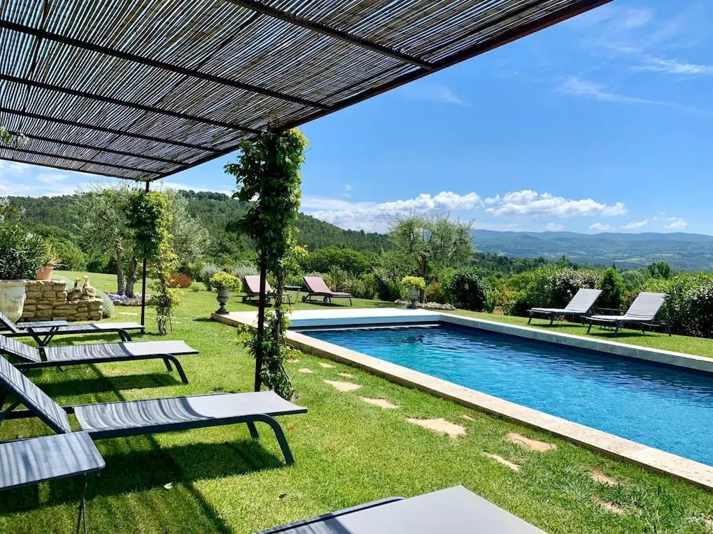 House With 2 Bedrooms in Roussillon, With Shared Pool, Enclosed Garden and Wifi