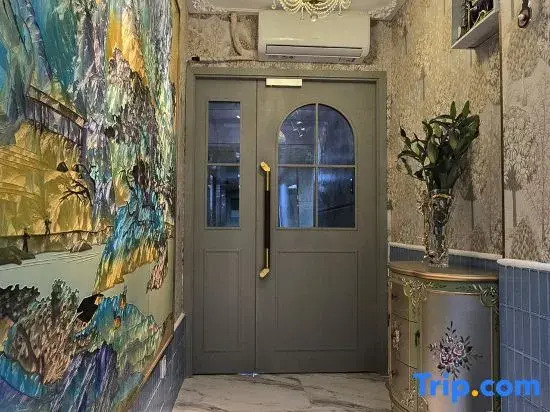 Hong Kong A11 Hostel (Tsim Sha Tsui Station Exit A)