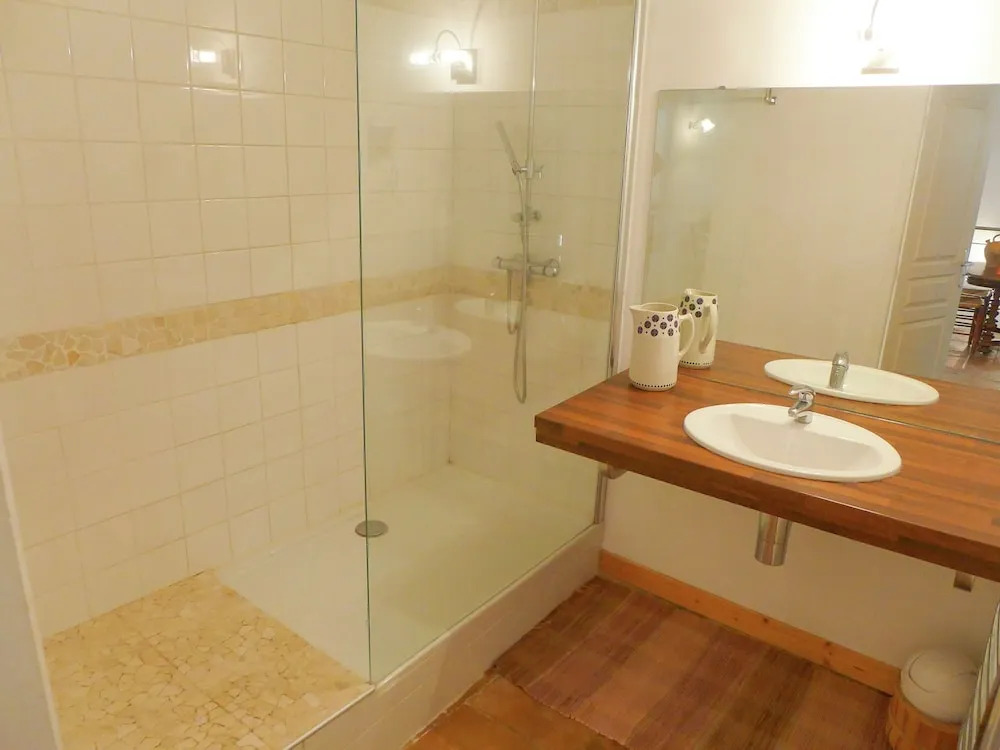 Beautiful, Large Village House With Private Pool and Close to Swimming Beach!