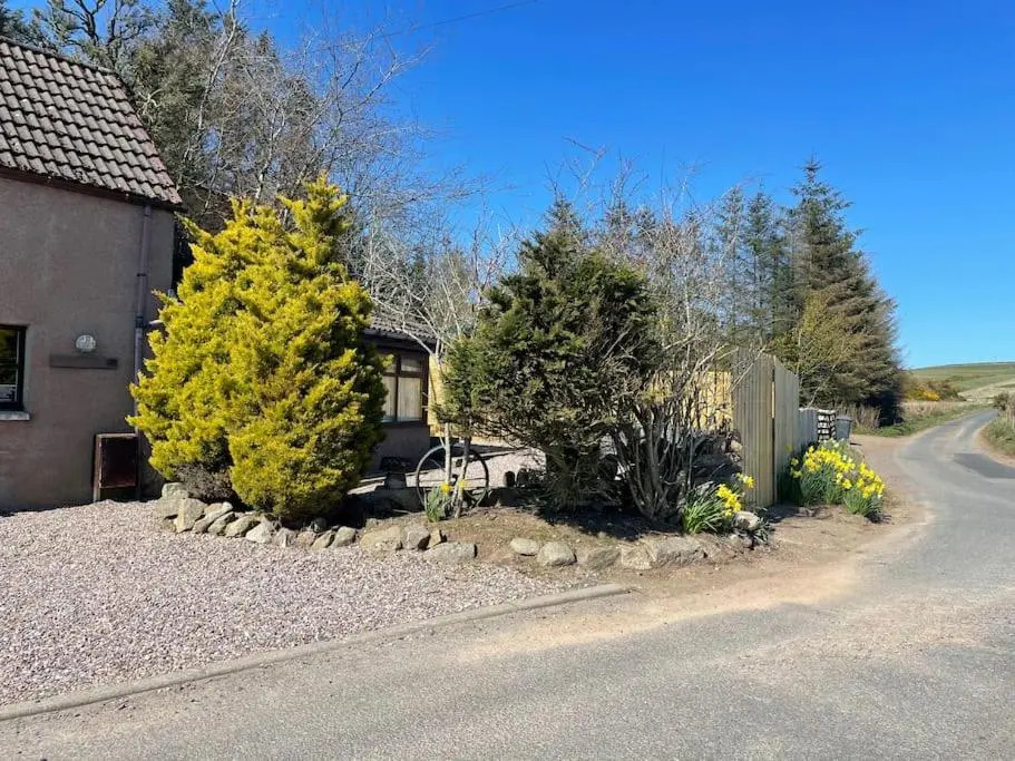 The Steading with 7 Seater Hot Tub Aberdeenshire