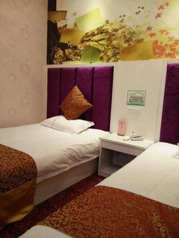 Zhengzhou Love Theme Hotel