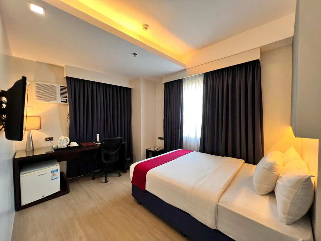 Sarrosa International Hotel and Residential Suites