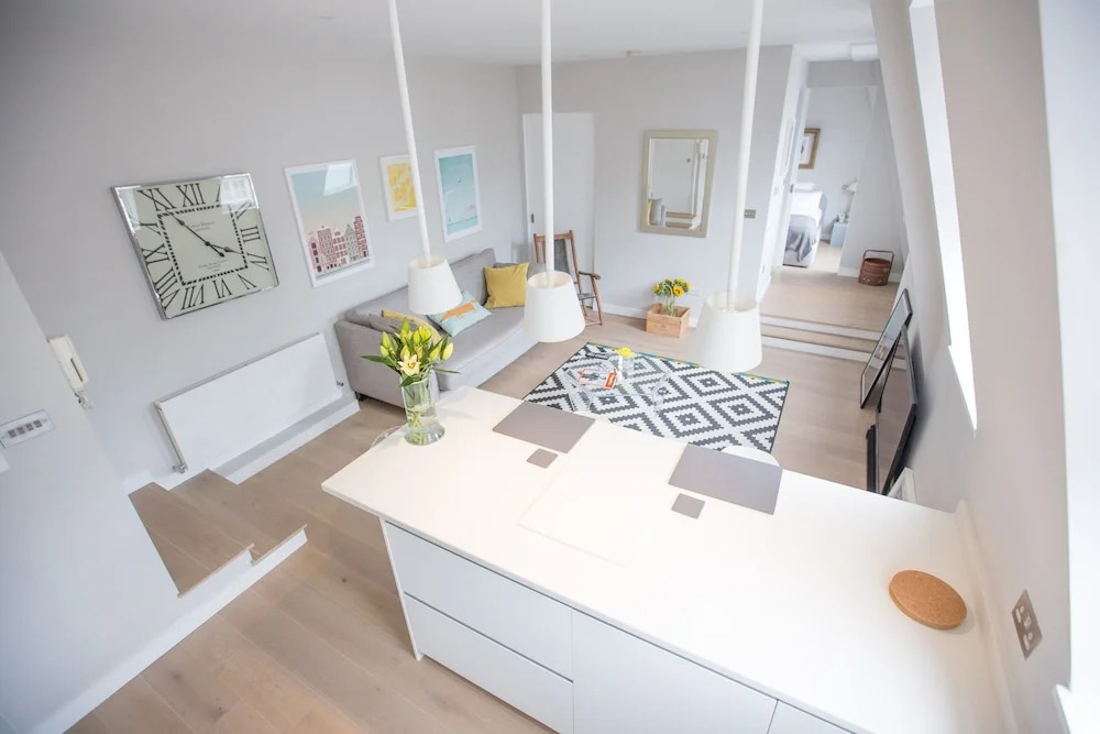 Stylish Rooftop Flat on Kensington High Street