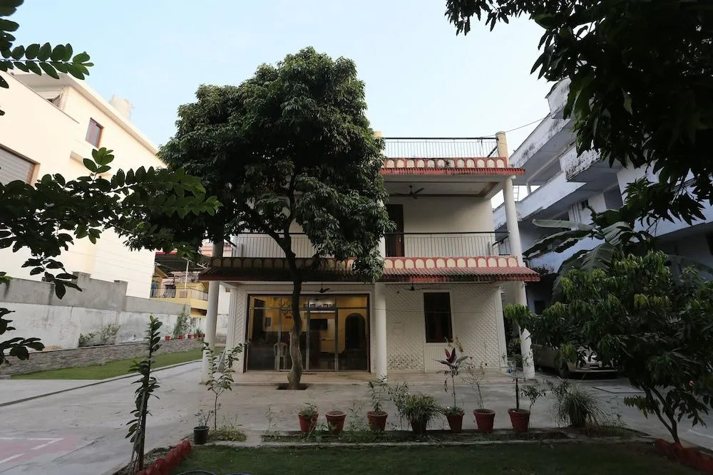OYO 10448 Green View Home Stay