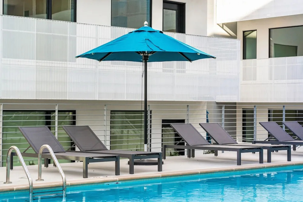 Illume Resort-style Community Gourmet Kitchen 1 Bedroom Condo