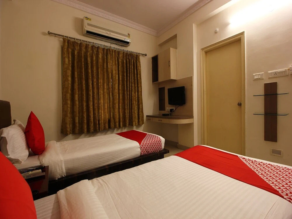 OYO 22279 Flagship Hotel Pavan