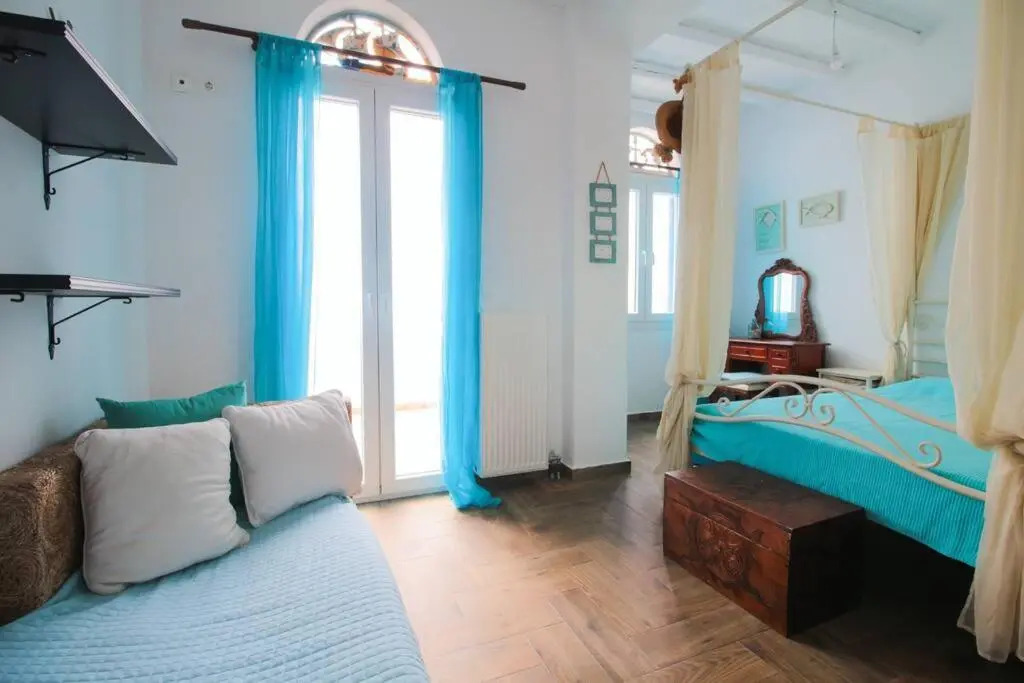 Blue Balcony/SkyView in Tinos - 3BR Home in Arnados