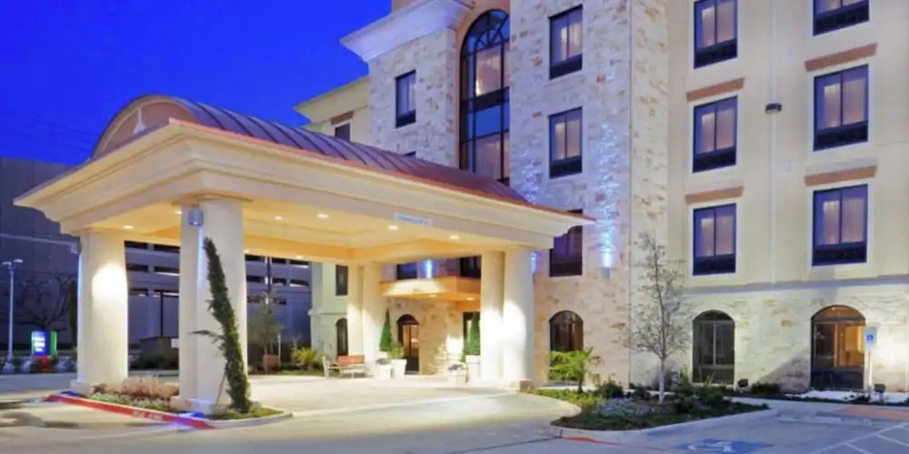 Holiday Inn Express Dallas Central Market Center