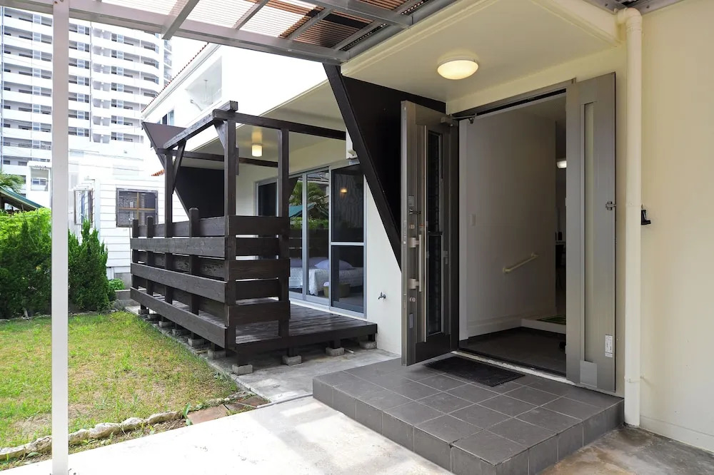 909 House