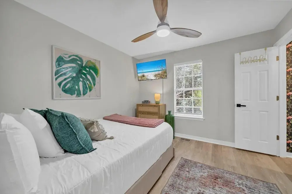 Milo's Beach Bungalow