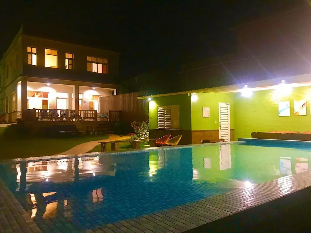 Ecotourism skim month B & B