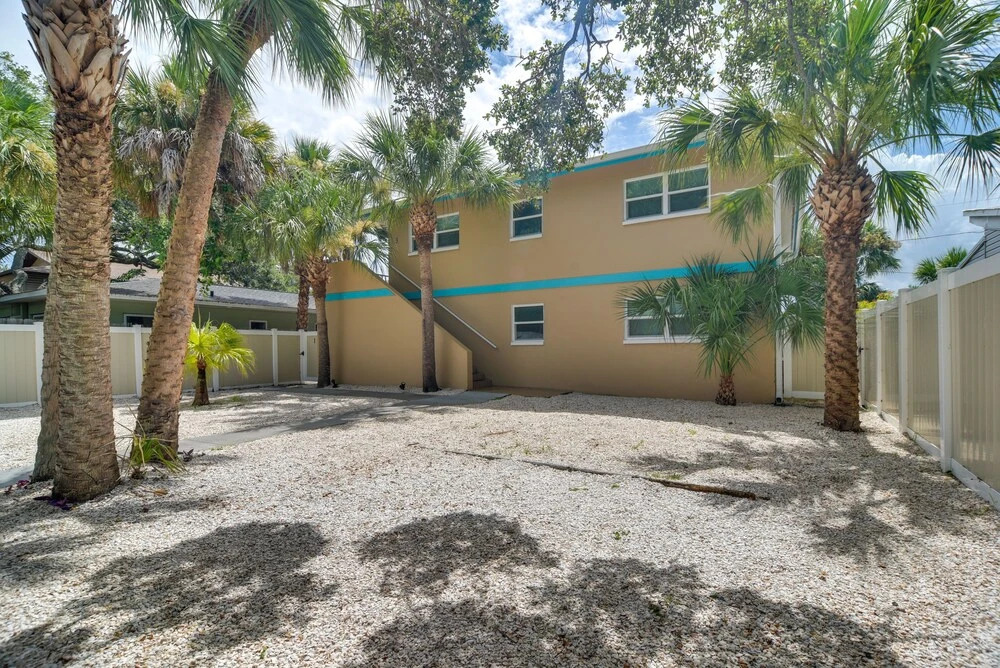 Indian Rocks Beach Retreat: Walk to Beaches!