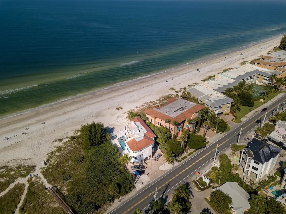 Anna Maria Grand Beach House Apartment 9